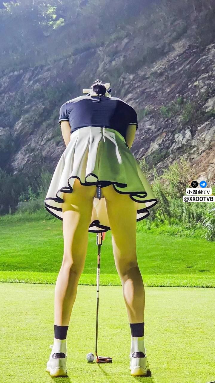 颜值不错长相甜美妹子道具自慰 白皙皮肤情趣装按摩器震动逼逼高潮喷水 很是诱惑喜欢不要错过